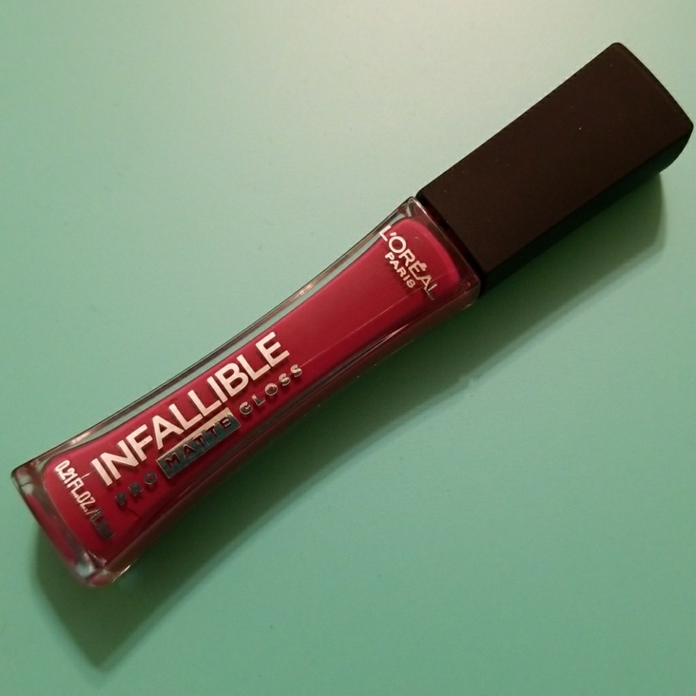 NWT L'Oreal Infallible Pro Matte Gloss